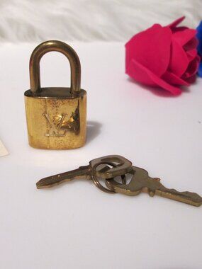 LOUIS VUITTON #319 Brass Padlock + 2 Key's Set